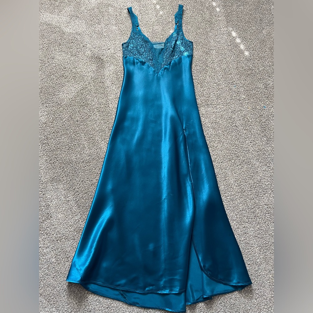 Vintage Gold Label Victoria’s Secret Teal Nightie Lingerie (Size P)